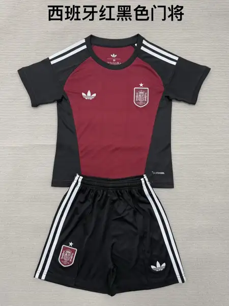 Kids Spain Red and Black Goalkeeper Adult Set — 2026/27