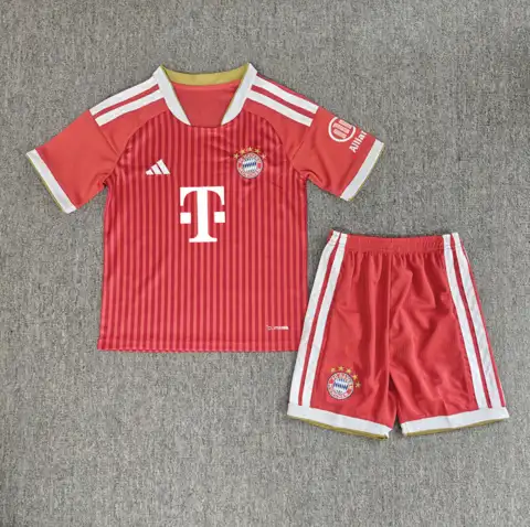 Bayern home children's kit — 2026/27