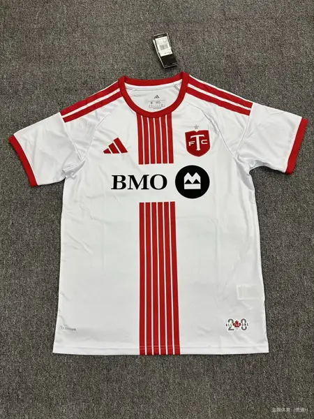 Montreal home — 2026/27