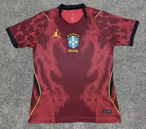 Brazil training suit red — 2026/27