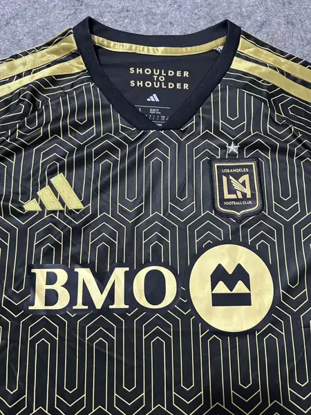 Los Angeles home (with stars) — 2026/27